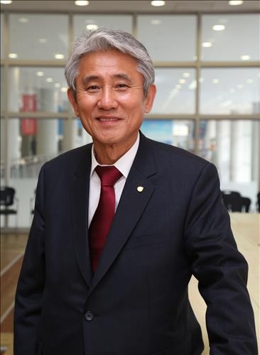 한국외대 역사상 최대 규모 부동산을 기부한 박병철 회장. [연합뉴스] 